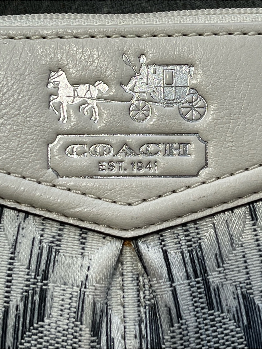 EUC Coach Light Gray and White Signature Card Case with Silver Logo - Picture 14 of 15